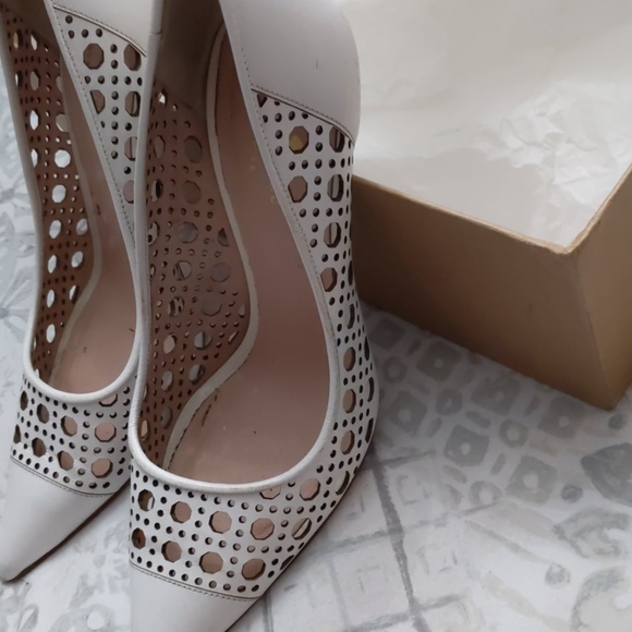 Kate Spade All white pumps - Picture 2 of 4